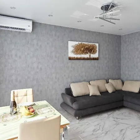 Jacky Bezon Apartment *